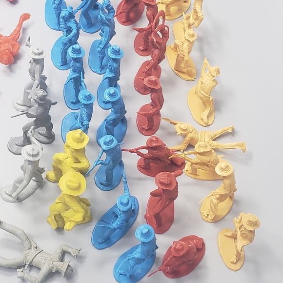 1970's Vintage Tim Mee Cowboys & Indians Collectible Toy Figures. (88 Pieces) - Picture 6 of 9